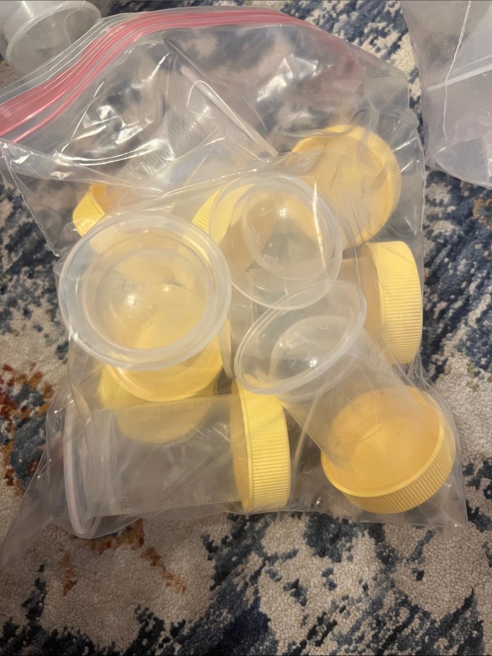 Yellow Plastic Mini medela 35 ounces